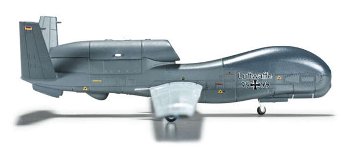 1-200 Scale Military He555340 1-200 Luftwaffe Rq-4b Global Hawk