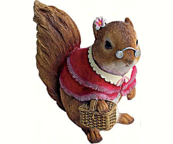 Dtqm24685000 Grandma Squirrel Statue