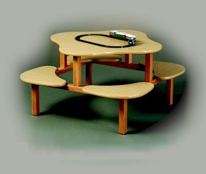 Pt Mpl/yel-wz Play Table In Maple With Yellow Trim