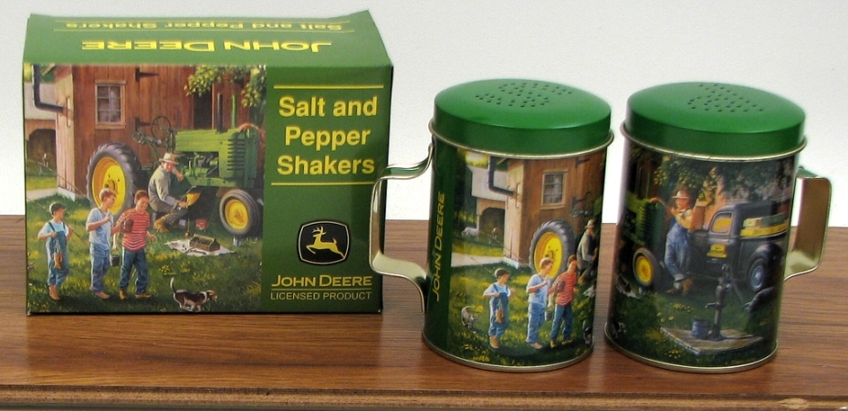 0126-42002 John Deere Salt & Pepper Set