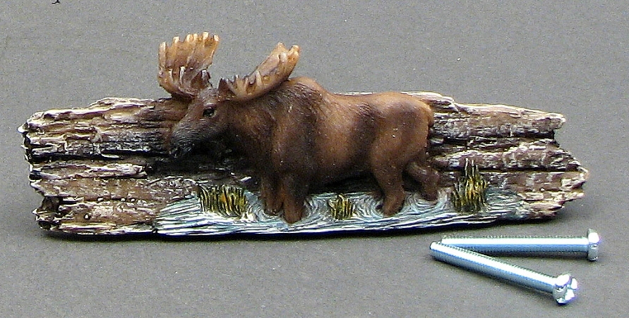 021-12589 Moose On Wood Look Drawer Handle