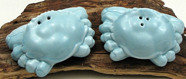 049-14340 Ceramic Blue Crab Salt & Pepper Set