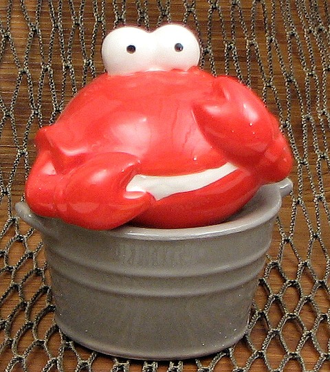 049-15092 Ceramic Crab Bucket Salt & Pepper Set