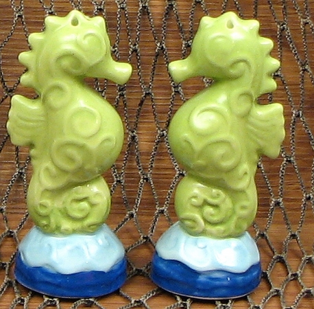 049-15089 Ceramic Seahorse Salt & Pepper Set