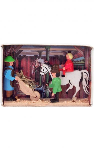 028-154 Dregeno Matchbox - Stable With Farmers & Horse