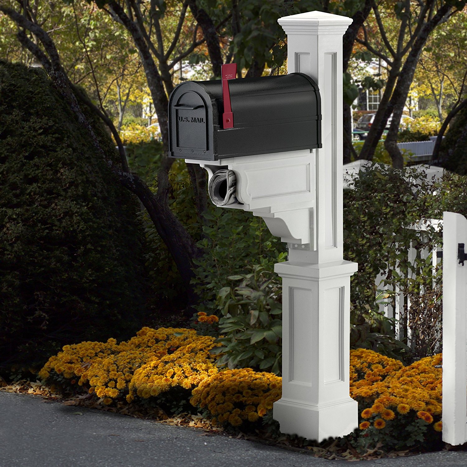 Picture of MAYNE 5810W 6-1/2&quot; Width White Polyethylene Dover Mailbox Post