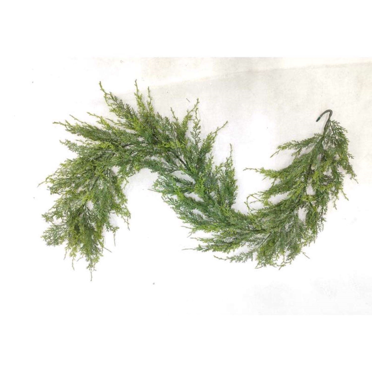 9106910 9 ft. Celebrations Unlit Everyday Garland