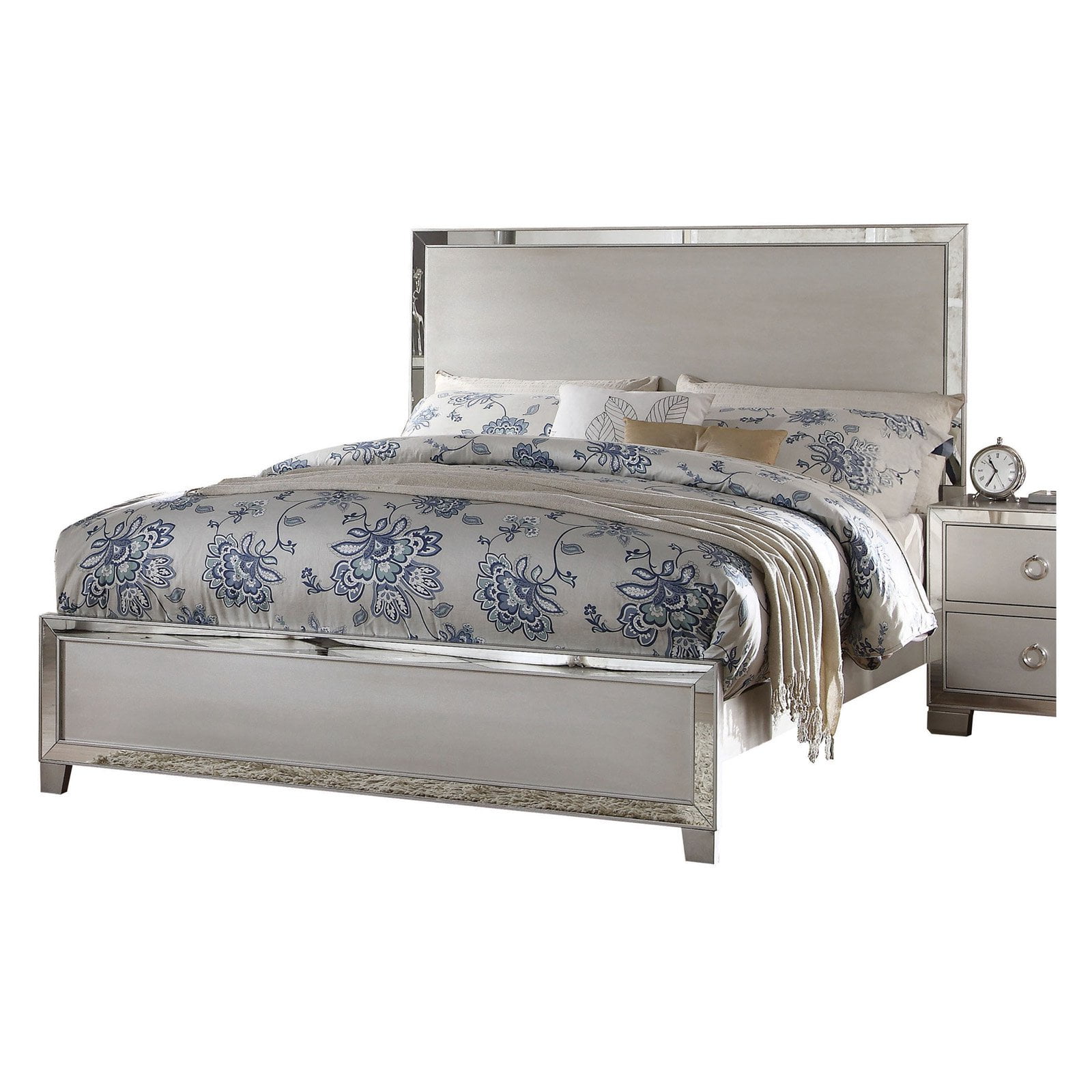 Picture of ACME 24837EK 3 Piece Voeville II Eastern King Size Bed - Platinum