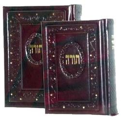 Picture of A&M Judaica CRM 4 x 6 in. Chumash with Shabbat siddur Sefard Bonded Leather