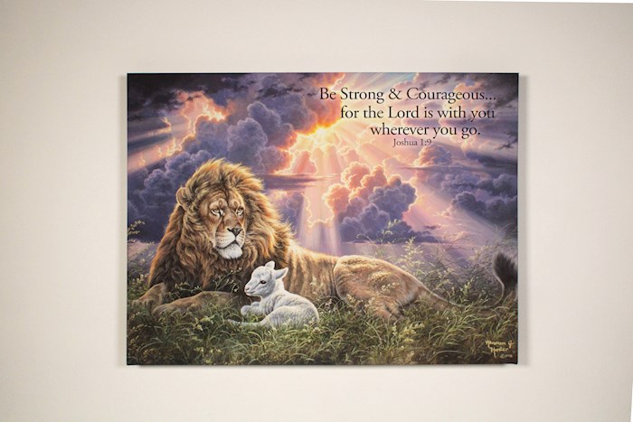 Glow Decor 299629 Mounted Print - Perfect Peace - Lion & Lamb with Scripture - Backlit Print - 18 in.