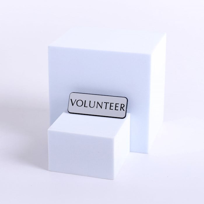 408172 Pin Back Volunteer Contemporary decal, Silver & Black