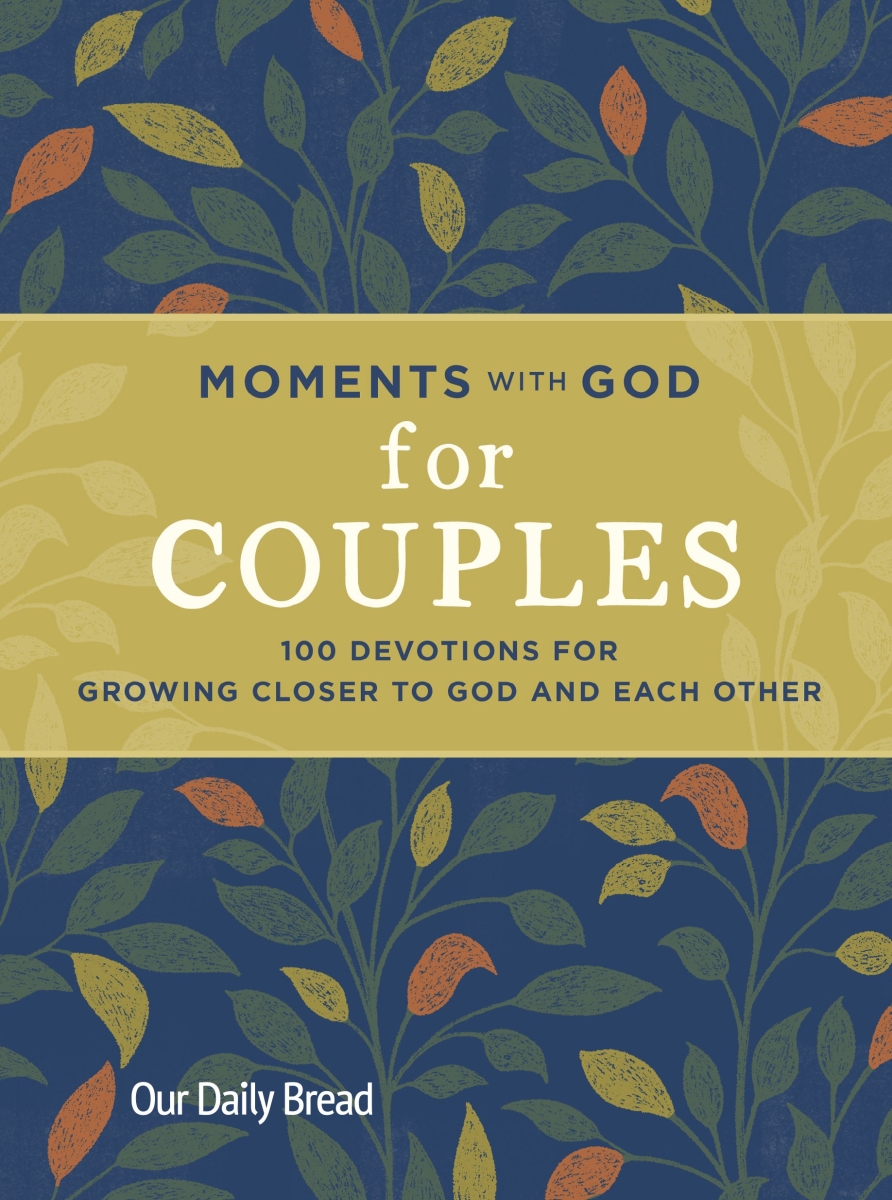 327551 Moments with God for Couples Book