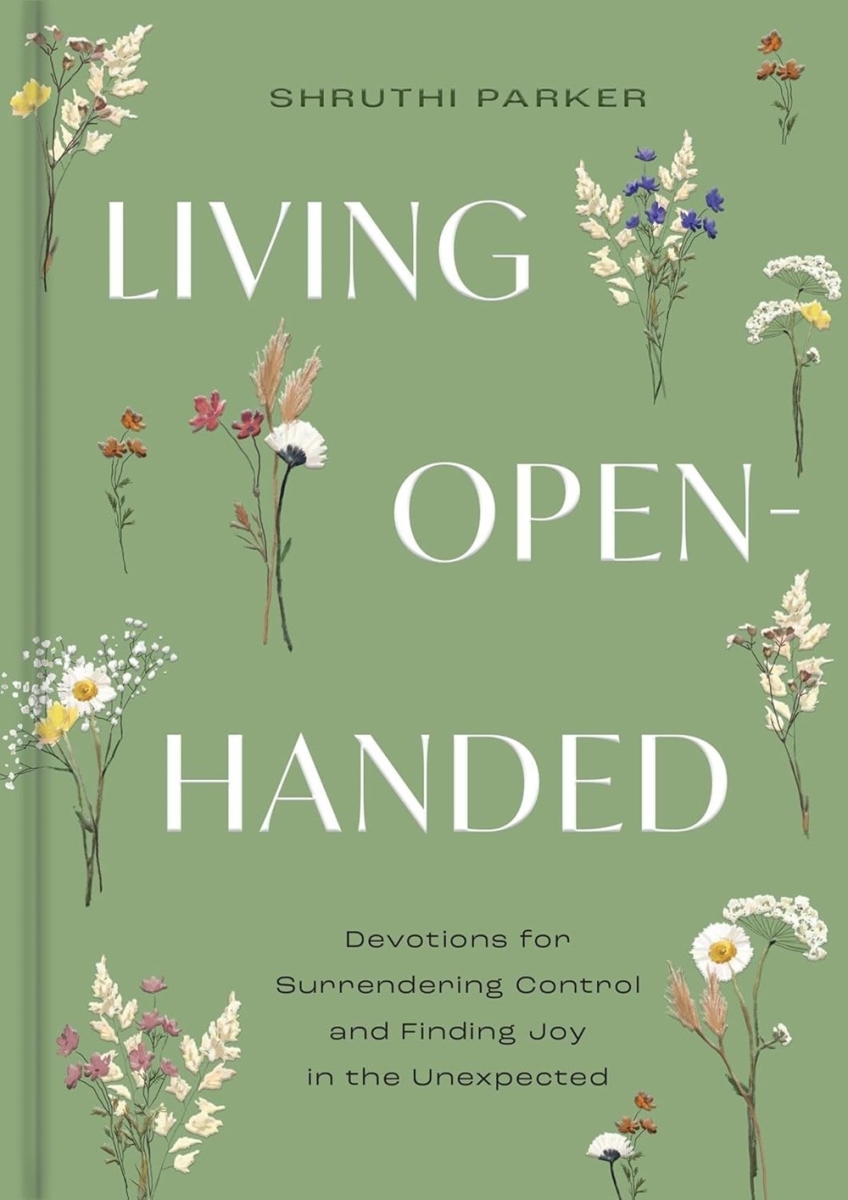 351577 Living Open - Handed - Devotions for Surrendering Control & Finding Joy in The Unexpected Book