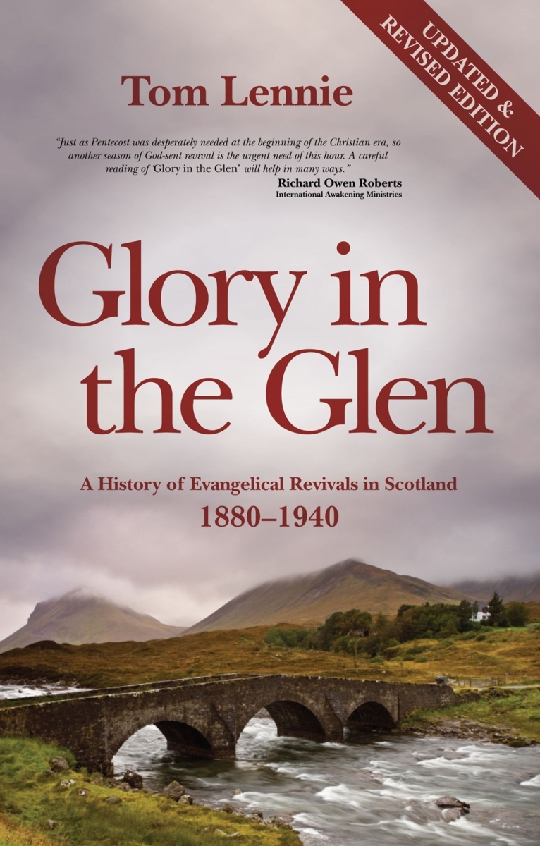 200967 Glory In The Glen Book