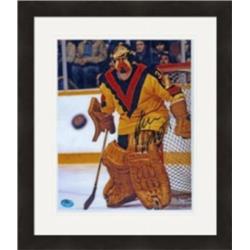 Picture of Autograph Warehouse 409937 8 x 10 in. John Garrett Autographed Matted & Framed Photo - Vancouver Canucks No.1