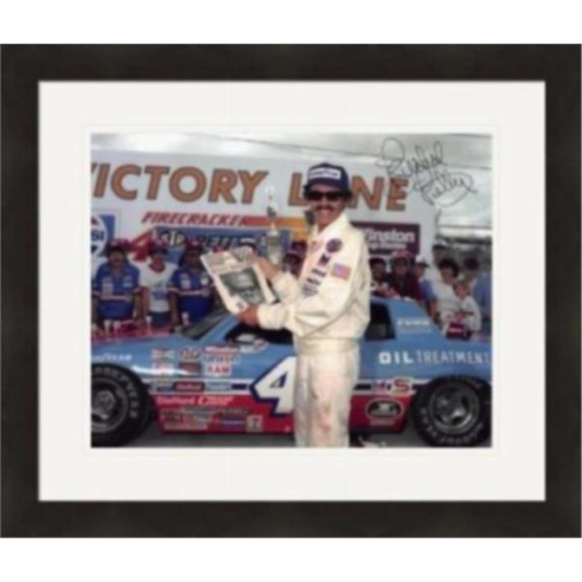 409903 8 x 10 in. Richard Petty Autographed - AWR25 Matted & Framed Photo