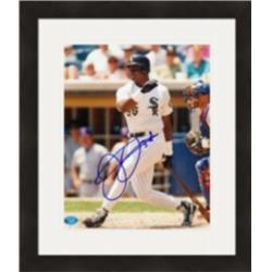 422232 Frank Thomas Autographed 8 x 10 in. Photo Chicago White Sox No.4 Matted & Framed
