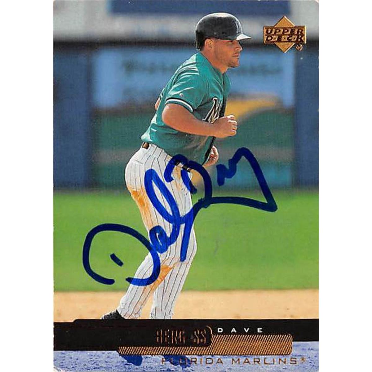 421065 Dave Berg Autographed Baseball Card Florida Marlins 2000 Upper Deck No.390