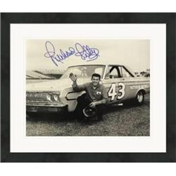 559799 8 x 10 in. Richard Petty Autographed Matted & Framed Photo - Auto Racing NASCAR No.AWR32