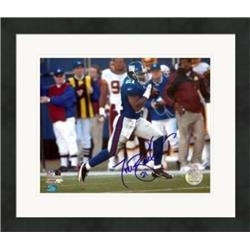 Picture of Autograph Warehouse 528440 8 x 10 in. Tiki Barber Autographed Matted & Framed Photo - New York Giants&#44; All Time Leading Rusher No.10