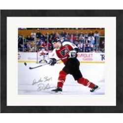 Picture of Autograph Warehouse 539676 8 x 10 in. Eric Lindros Autographed Matted & Framed Photo - Philadelphia Flyers No.SC7