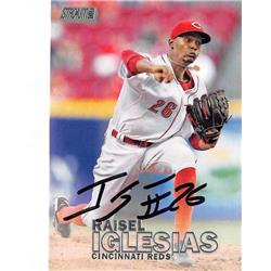 571036 Cincinnati Reds Cuba Raisel Iglesias Autographed Baseball Card - 2016 Topps Stadium Club No.68