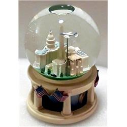 Picture of Autograph Warehouse 637321 5 x 8 in. Washington DC Snow Globe Musical Plays - Battle Hymn Republic Bloomingdales NIB