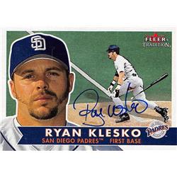 622881 Ryan Klesko Autographed Baseball Card - San Diego Padres 2001 Fleer Tradition - No.226