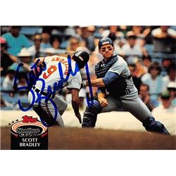 623014 Scott Bradley Autographed Baseball Card - Seattle Mariners 1992 Topps Stadium Club - No.146