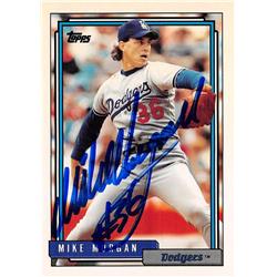 621701 Mike Morgan Autographed Baseball Card - Los Angeles Dodgers 1992 Topps - No.289