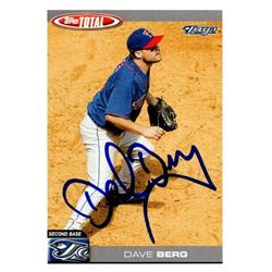651104 Dave Berg Autographed Baseball Card - Toronto Blue Jays, FT 2004 Topps Total - No.537
