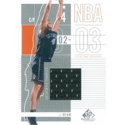 652789 Chris Mihm Player Worn Jersey Patch Basketball Card - Cleveland Cavaliers - 2002 Upper Deck No.17