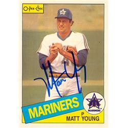 623042 Matt Young Autographed Baseball Card - Seattle Mariners - 1985 O-Pee-Chee No.136