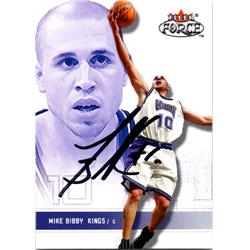 700299 Mike Bibby Autographed Sacramento Kings, SC 2002 Fleer Force No.28 Basketball Card