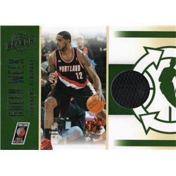 664791 Lamarcus Aldridge Player Worn Jersey Patch Portland Trailblazers 2011 Panini Green Week No.16 Basketball Card