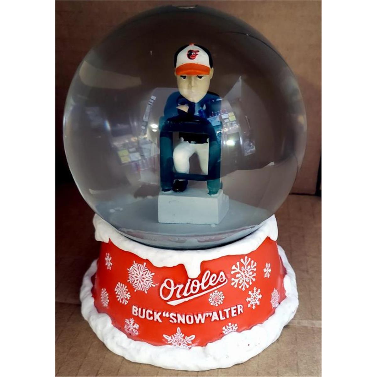 700480 Buck Showalter Baltimore Orioles 2017 Snow Globe
