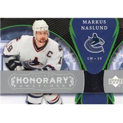 701148 Markus Naslund Player Worn Jersey Patch Vancouver Canucks 2008 Upper Deck Trilogy No.HSMN Hockey Card