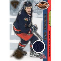 701357 Lyle Odelein Player Worn Jersey Patch Columbus Blue Jackets 2001 Pacific Titanium Draft Day No.27 LE 317-535 Hockey Card
