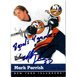689097 Mark Parrish Autographed New York Islanders 2000 Upper Deck Vintage No.232 8 Goals, 4 Games Hockey Card