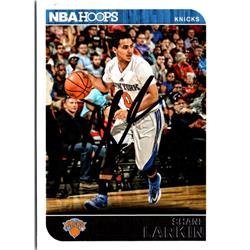 701881 Shane Larkin Autographed New York Knicks 2014 Panini Hoops No.129 Basketball Card