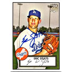 689752 Eric Stults Autographed Los Angeles Dodgers, JZ 2007 Topps 52 Rookie No.106 Baseball Card