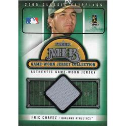 700865 Eric Chavez Player Worn Jersey Patch Oakland Athletics 2005 Fleer Classic Clippings No.27 Baseball Card