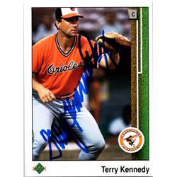 689669 Terry Kennedy Autographed Baltimore Orioles 1989 Upper Deck No.469 Baseball Card