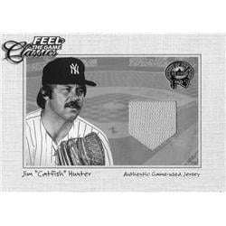 664914 Jim Catfish Hunter Player Worn Jersey Patch New York Yankees 2001 Fleer Classics Greats Feel the Game No.JCH Baseball Card