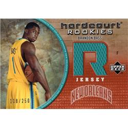 675704 Brandon Bass Player Worn Jersey Patch New Orleans Hornets 2005 Upper Deck Hardcourt Rookies No.97J LE 118-250 Basketball Card