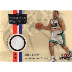 725626 Mike Bibby Player Worn Jersey Patch Sacramento Kings 2001 Fleer Platinum No.MB Basketball Card