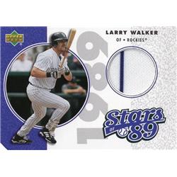 664896 Larry Walker Player Worn Jersey Patch Colorado Rockies 2002 Upper Deck Stars No.SLLW Pinstripe Baseball Card