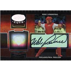 664986 Mike Lieberthal Autographed Philadelphia Phillies 2004 Leaf Certified Cuts No.148 LE 69-100 Baseball Card