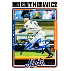 725339 Doug Mientkiewicz Autographed New York Mets 2005 Topps No.532 Baseball Card