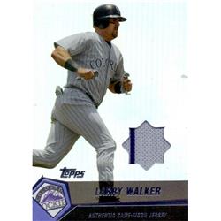 687685 Larry Walker Player Worn Jersey Patch Colorado Rockies 2004 Topps Refractor No.LW Pinstripe Baseball Card